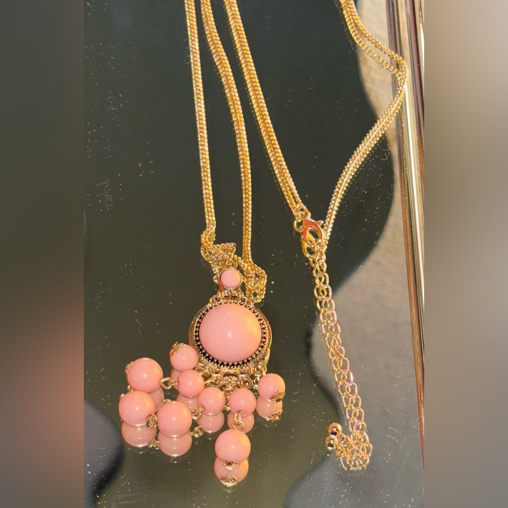J crew Long Peach/Lt. Coral Bubble Stone/Beaded Gold Necklace - Picture 2 of 9
